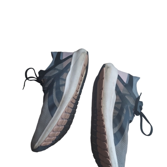 11 Reebok Fuelfoam pink and black sneakers - Picture 6 of 11